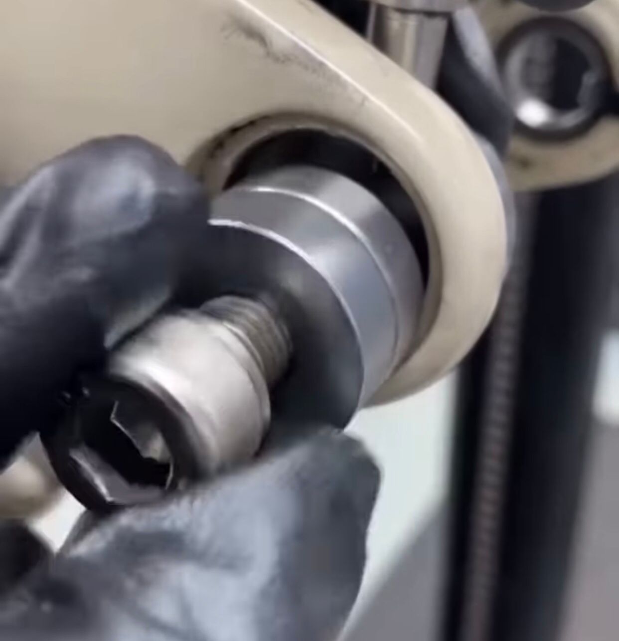 Pivot and Linkage Bearing Extraction/Installation Tool Kit